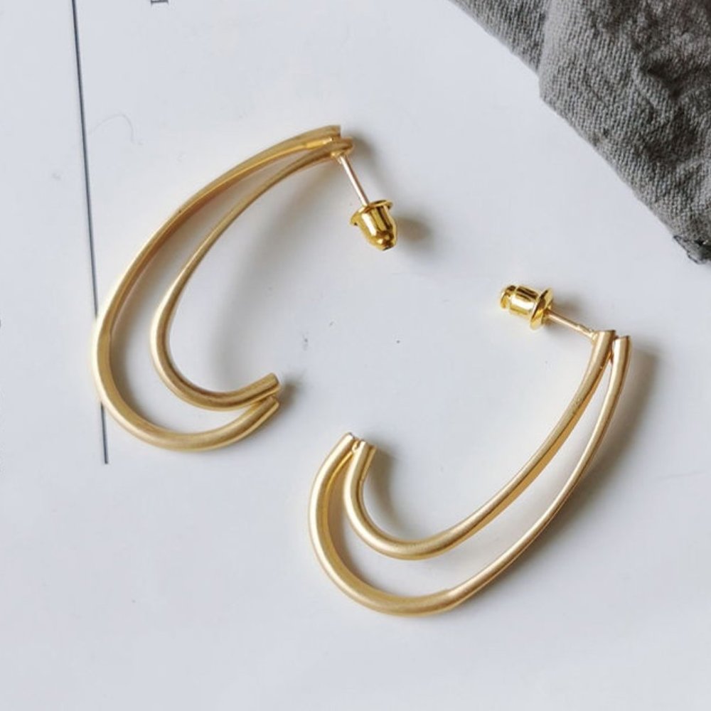 Modern Curve Hoop Earrings - Picture 10 of 13
